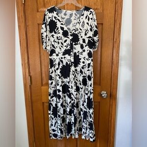 Ava & Viv Black and White Maxi Puff Sleeve Dress